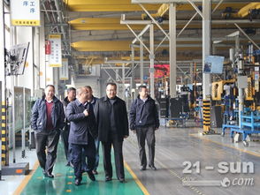 山東臨工與鑫?？萍寂e行產(chǎn)品交機(jī)暨戰(zhàn)略合作簽約儀式